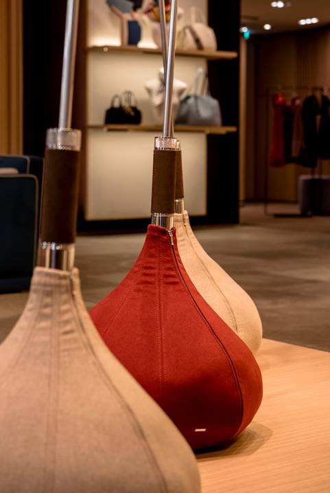 carousel-item